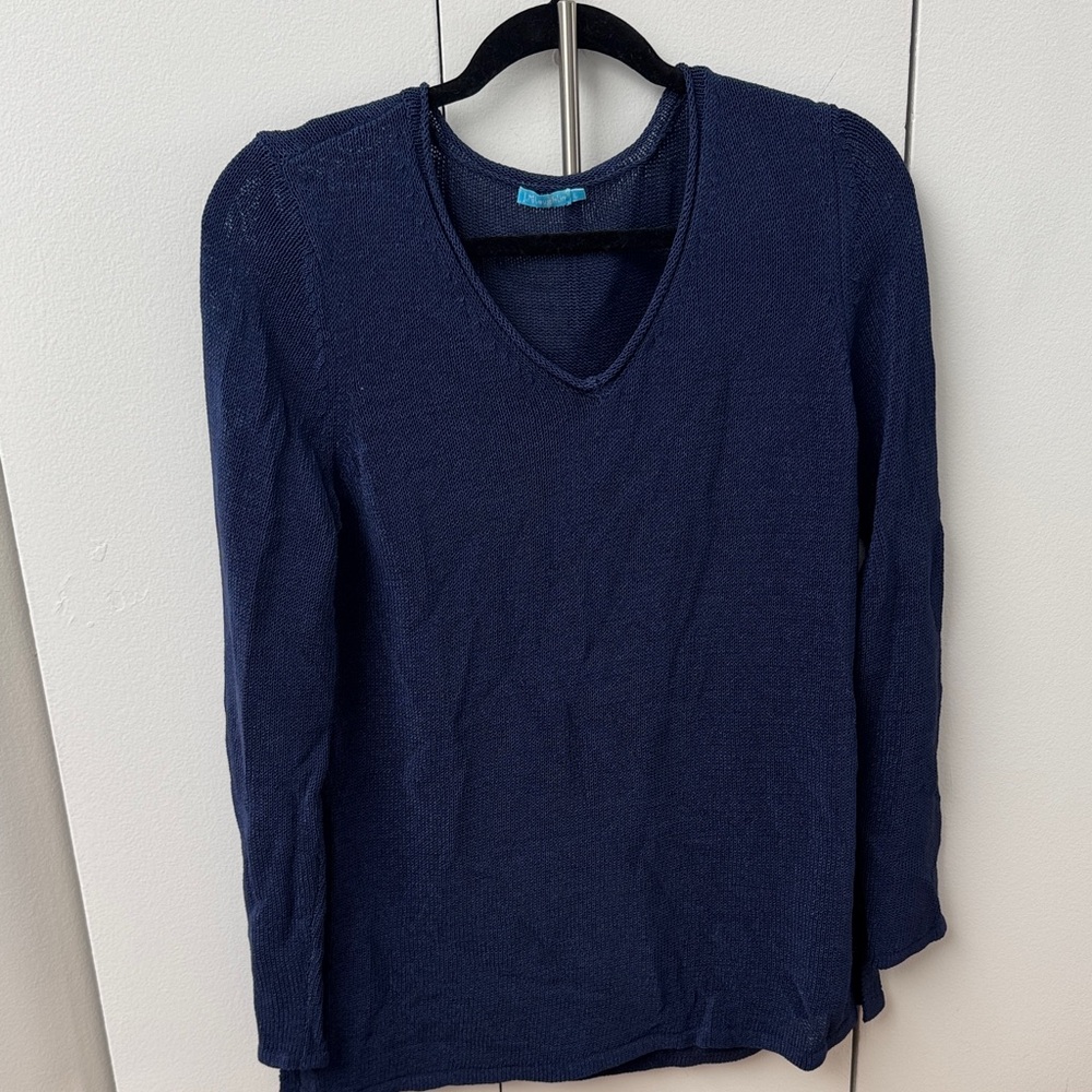 J. McLaughlin Navy Callum V-Neck Lightweight Knit Top